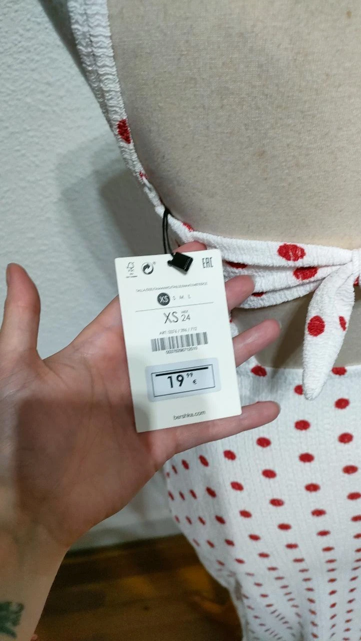 Vestido com abertura lateral lunares – photo 2